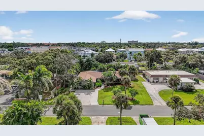 1884 Southpointe Drive, Sarasota, FL 34231 - Photo 81