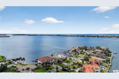 1884 Southpointe Drive, Sarasota, FL 34231 - Photo 3