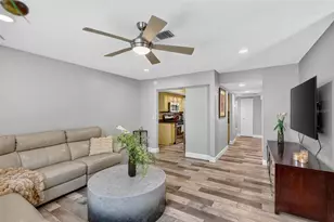 1884 Southpointe Dr, Sarasota, FL 34231 - Photo 13