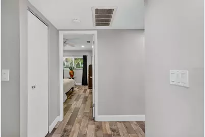 1884 Southpointe Drive, Sarasota, FL 34231 - Photo 7