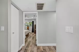 1884 Southpointe Dr, Sarasota, FL 34231 - Photo 7