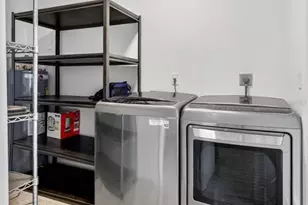 1884 Southpointe Dr, Sarasota, FL 34231 - Photo 71