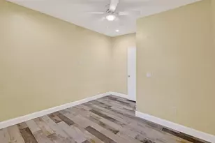 1884 Southpointe Dr, Sarasota, FL 34231 - Photo 39