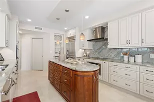 545 Sanctuary Dr, Longboat Key, FL 34228 - Photo 17