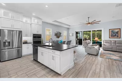 2006 5th Street E, Palmetto, FL 34221 - Photo 5