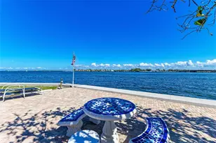 611 Gulf Dr N, Bradenton Beach, FL 34217 - Photo 33