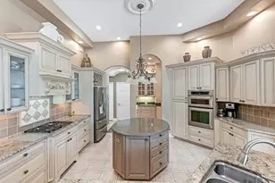 8125 Collingwood Ct, University Park, FL 34201 - Photo 13