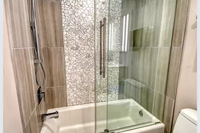 1211 Gulf Of Mexico Drive #108, Longboat Key, FL 34228 - Photo 33