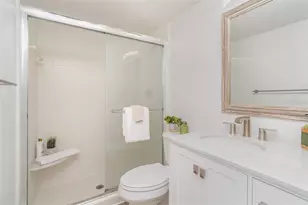 6200 Flotilla Dr, Holmes Beach, FL 34217 - Photo 19