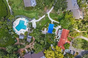 1526 Pelican Point Dr, Sarasota, FL 34231 - Photo 21