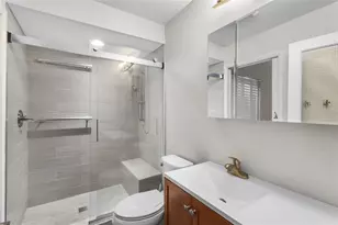 1526 Pelican Point Dr, Sarasota, FL 34231 - Photo 13