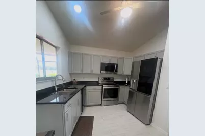 2200 E Village Court, Venice, FL 34293 - Photo 11