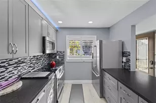 1627 Boathouse Cir, Sarasota, FL 34231 - Photo 7