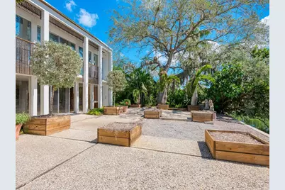 3721 Flamingo Avenue, Sarasota, FL 34242 - Photo 9