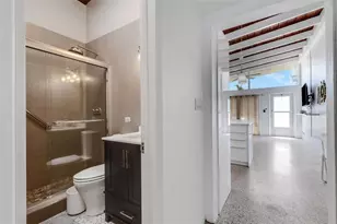 1129 Seaside Dr, Sarasota, FL 34242 - Photo 17