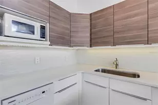 1129 Seaside Dr, Sarasota, FL 34242 - Photo 15