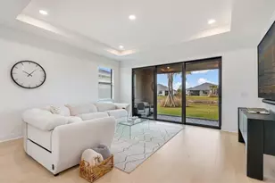 18881 Daybreak Dr, Venice, FL 34293 - Photo 3