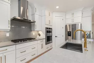 18881 Daybreak Dr, Venice, FL 34293 - Photo 11