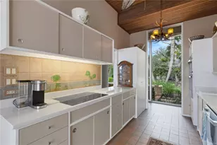 62 Sandy Hook Rd S, Sarasota, FL 34242 - Photo 11