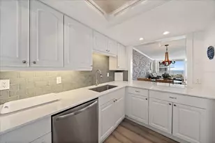 1770 Benjamin Franklin Dr, Sarasota, FL 34236 - Photo 9