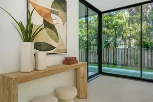 1642 Bahia Vista St, Sarasota, FL 34239 - Photo 25