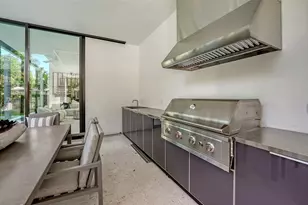 1642 Bahia Vista St, Sarasota, FL 34239 - Photo 27