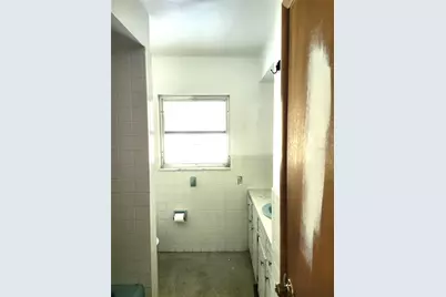 411 31st Avenue E, Bradenton, FL 34208 - Photo 11