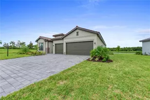 16464 Whale Grey Pl, Bradenton, FL 34211 - Photo 3