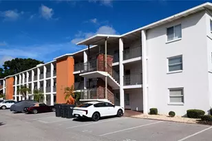 2303 Sunset Dr, Bradenton, FL 34207 - Photo 1