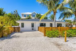 412 Alamanda Rd, Anna Maria, FL 34216 - Photo 3