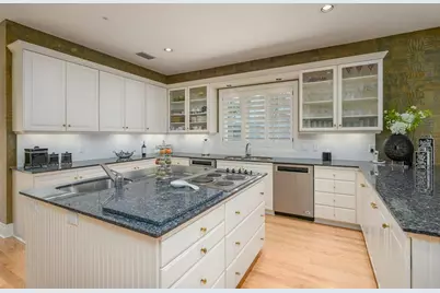 981 Longboat Club Road, Longboat Key, FL 34228 - Photo 37