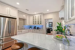 1685 6th St, Sarasota, FL 34236 - Photo 9