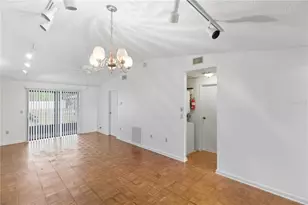 5908 36th Ave Cir W, Bradenton, FL 34209 - Photo 9