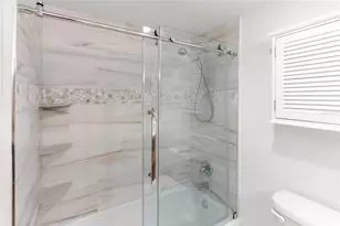 435 S Gulfstream Ave, Sarasota, FL 34236 - Photo 21