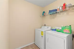 16614 Myrtle Sand Dr, Wimauma, FL 33598 - Photo 17