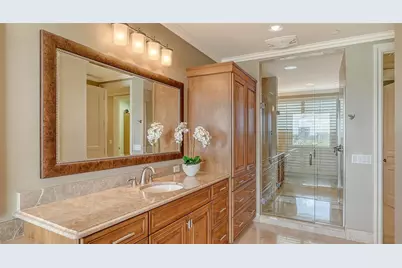 464 Golden Gate Point #702, Sarasota, FL 34236 - Photo 23