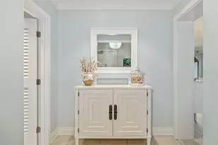 915 Seaside Dr, Sarasota, FL 34242 - Photo 11