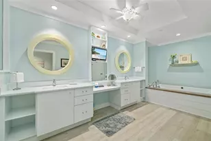 915 Seaside Dr, Sarasota, FL 34242 - Photo 33