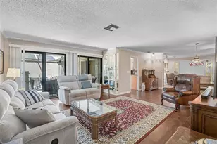 3890 Wilshire Cir, Sarasota, FL 34238 - Photo 11