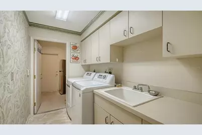 7340 Villa D Este Drive, Sarasota, FL 34238 - Photo 37