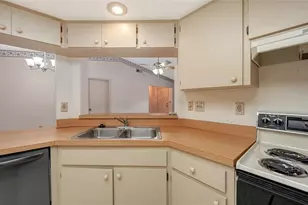 4152 Center Pointe Cir, Sarasota, FL 34233 - Photo 15