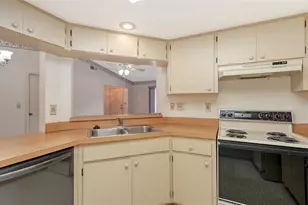 4152 Center Pointe Cir, Sarasota, FL 34233 - Photo 15