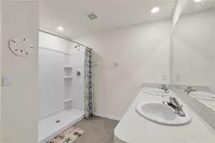 7518 Rosewood Garden Loop, Tampa, FL 33637 - Photo 13