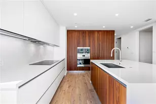 111 Golden Gate Point, Sarasota, FL 34236 - Photo 9