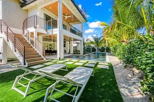 401 77th St, Holmes Beach, FL 34217 - Photo 69