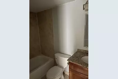 2755 Coconut Bay Lane #119 (1K), Sarasota, FL 34237 - Photo 9