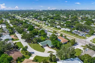 2949 Bougainvillea St, Sarasota, FL 34239 - Photo 3