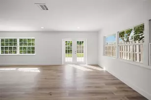 2949 Bougainvillea St, Sarasota, FL 34239 - Photo 15