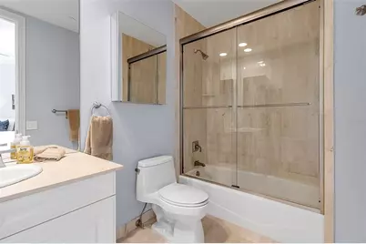 1241 Gulf Of Mexico Drive #109, Longboat Key, FL 34228 - Photo 15