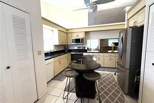 4933 Village Gardens Dr, Sarasota, FL 34234 - Photo 5